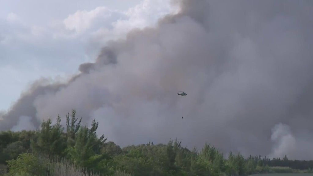 Two wildfires continue burning in west Miami-Dade leading to air quality concerns in South Florida — CBS Miami, Boca Raton Community news