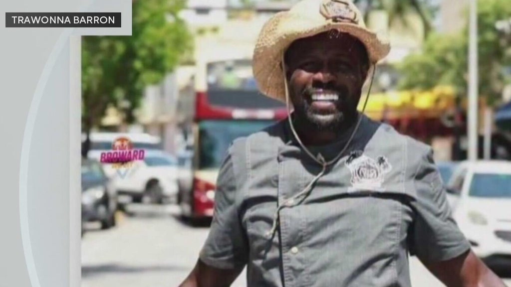 One year after he was killed, loved ones honor Miami community leader Dwight Wells' advocacy — CBS Miami, Boca Raton Community news