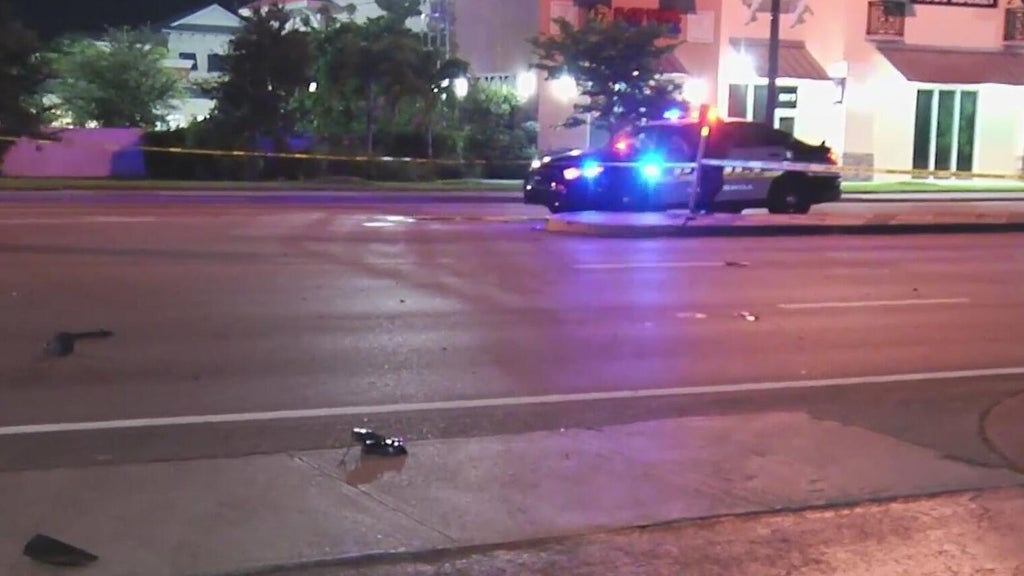 Lauderhill police search for driver after hit-and-run injures man — CBS Miami, Boca Raton Community news