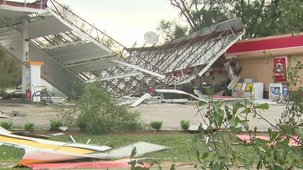 Cleanup continues after deadly Hurricane Isaias — CBS Miami, Boca Raton Community news
