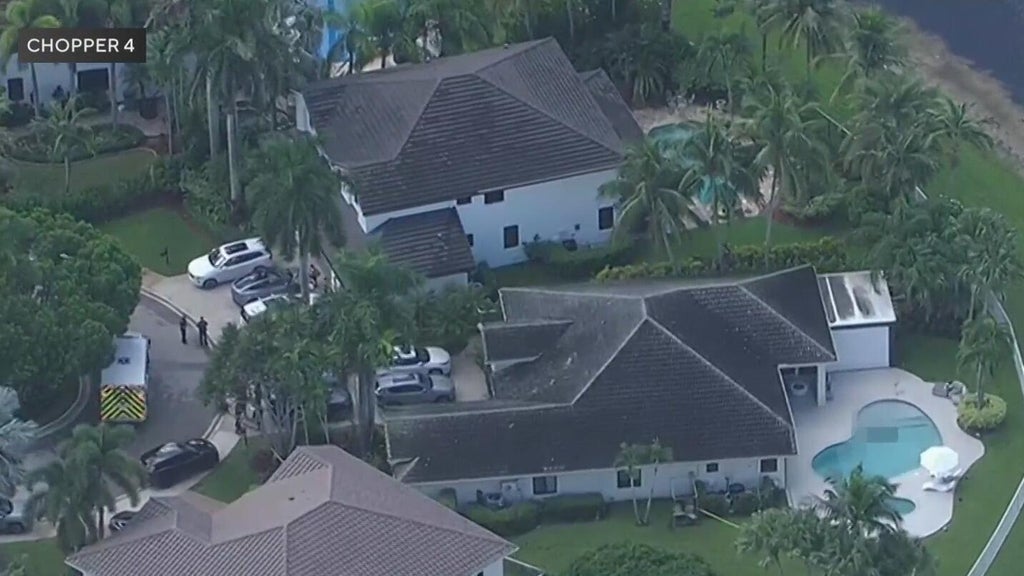 Body found floating in Weston swimming pool, BSO says — CBS Miami, Boca Raton Sports news