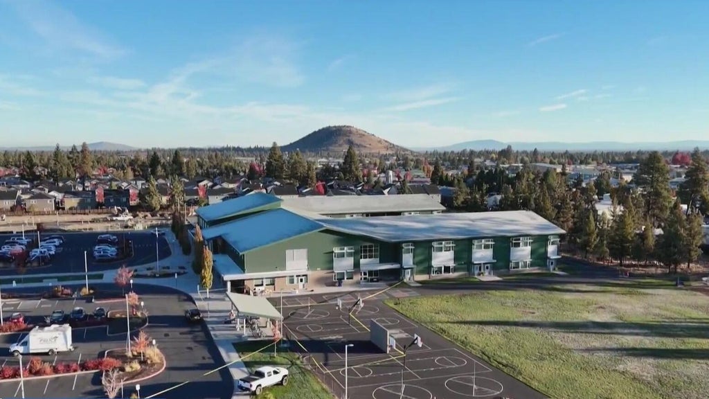 Memorial grows after school shooting in Bend, Oregon — CBS Miami, Boca Raton Schools news