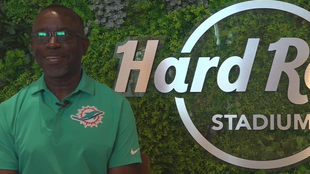Hustle and Heart: Miami Dade College professor finds passion as Hard Rock Stadium usher — CBS Miami, Boca Raton Schools news