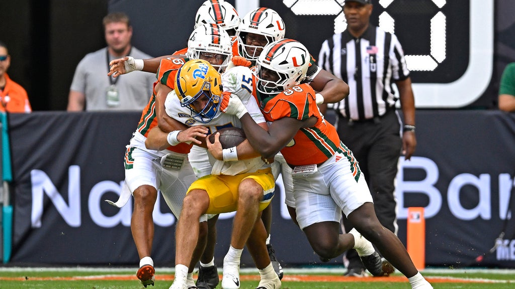 Malachi Toney's record-setting day powers No. 1 Miami past Pitt 52-23 — CBS Miami, Boca Raton Technology news