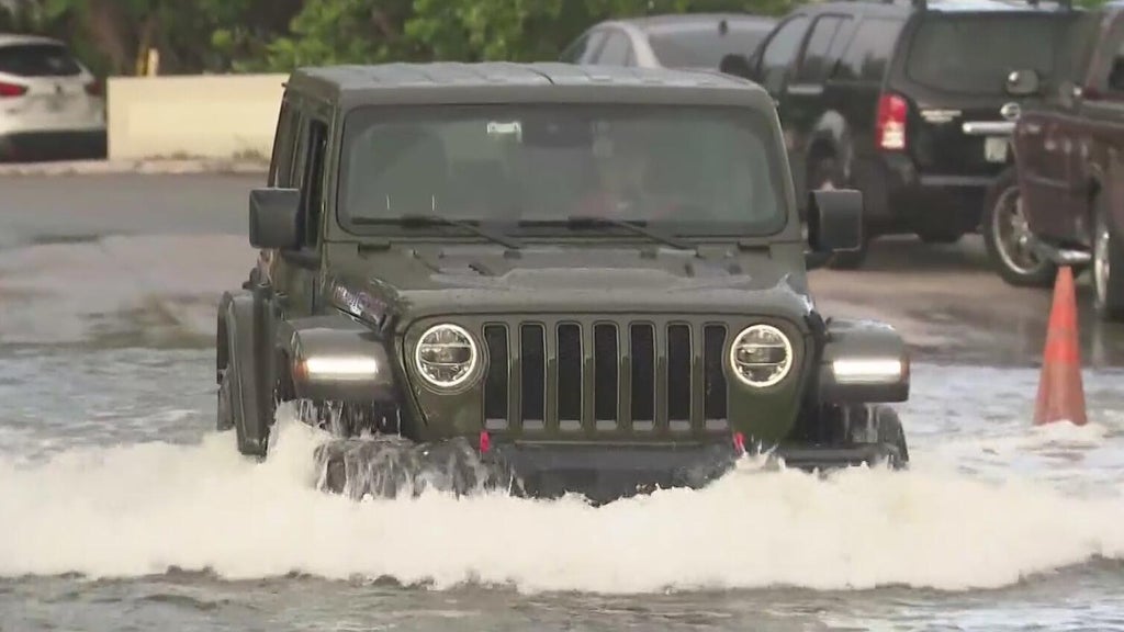 King tides send water flowing over Fort Lauderdale streets, into backyards — Boca Raton Community news