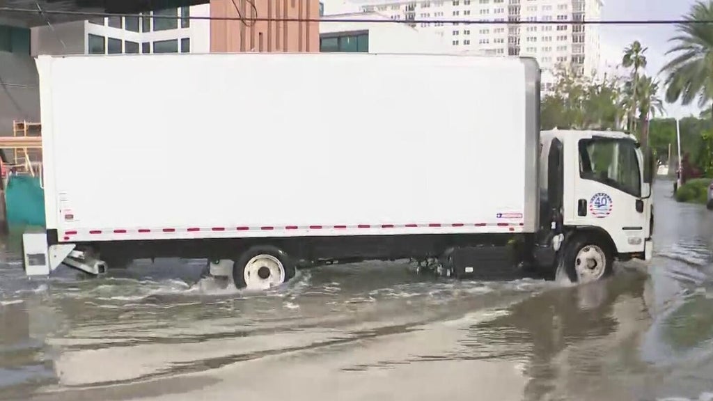Flooding takes place in Fort Lauderdale neighborhoods as king tides peak Tuesday — Boca Raton Business news