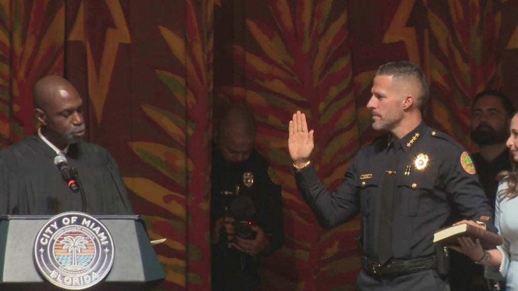 Edwin Lopez sworn in as Miami's 44th police chief in ceremony — CBS Miami, Boca Raton Community news