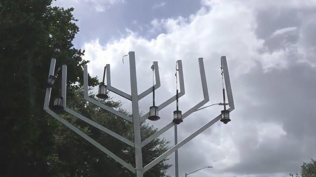 California man accused of using shopping cart with dog inside to vandalize Coral Springs menorah — CBS Miami, Boca Raton Business news