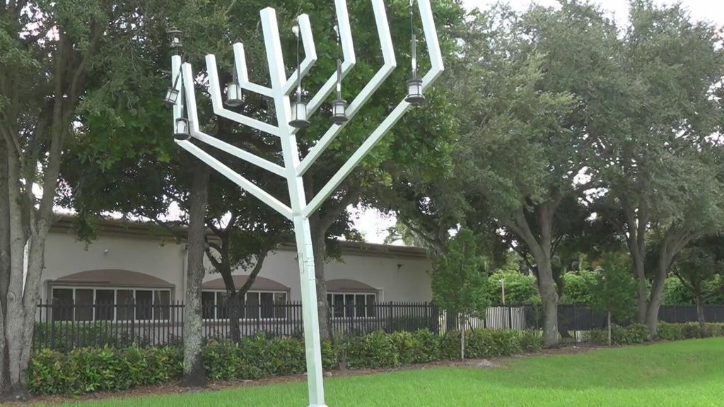 California man accused of ramming a shopping cart into menorah outside Broward synagogue, police say — CBS Miami, Boca Raton Health news