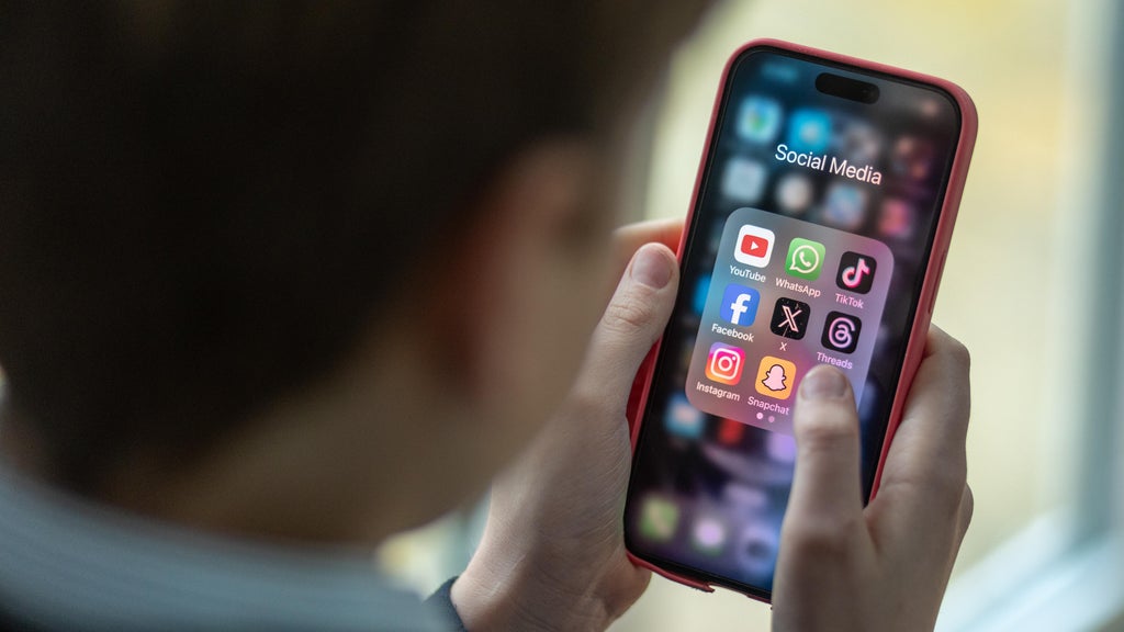 How can social media clipping be used to influence the midterm elections? — CBS Miami, Boca Raton Community news