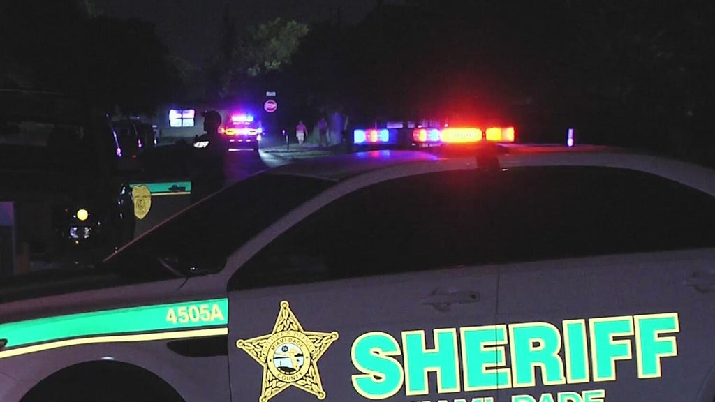 Elderly woman hospitalized after being struck by car overnight in Miami-Dade, police say — CBS Miami, Boca Raton Health news
