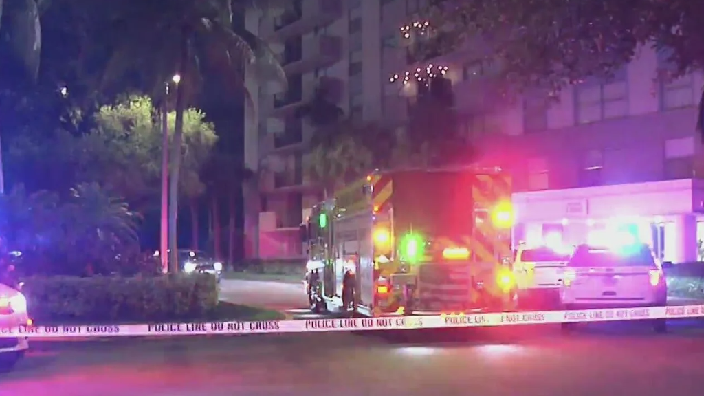 Man arrested in deadly North Miami abduction where witnesses saw suspects wearing "police" shirts — CBS Miami, Boca Raton Community news