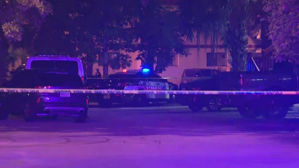 Deadly double shooting under investigation in Lauderhill, police say — CBS Miami, Boca Raton Community news