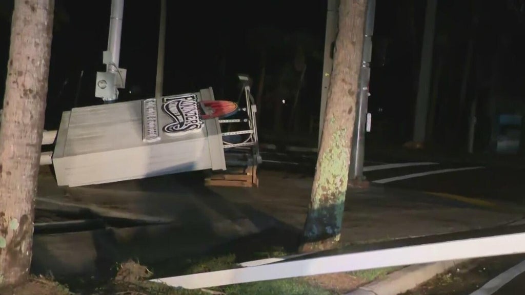 Isaias makes landfall near Destin as Category 2 hurricane — CBS Miami, Boca Raton Community news