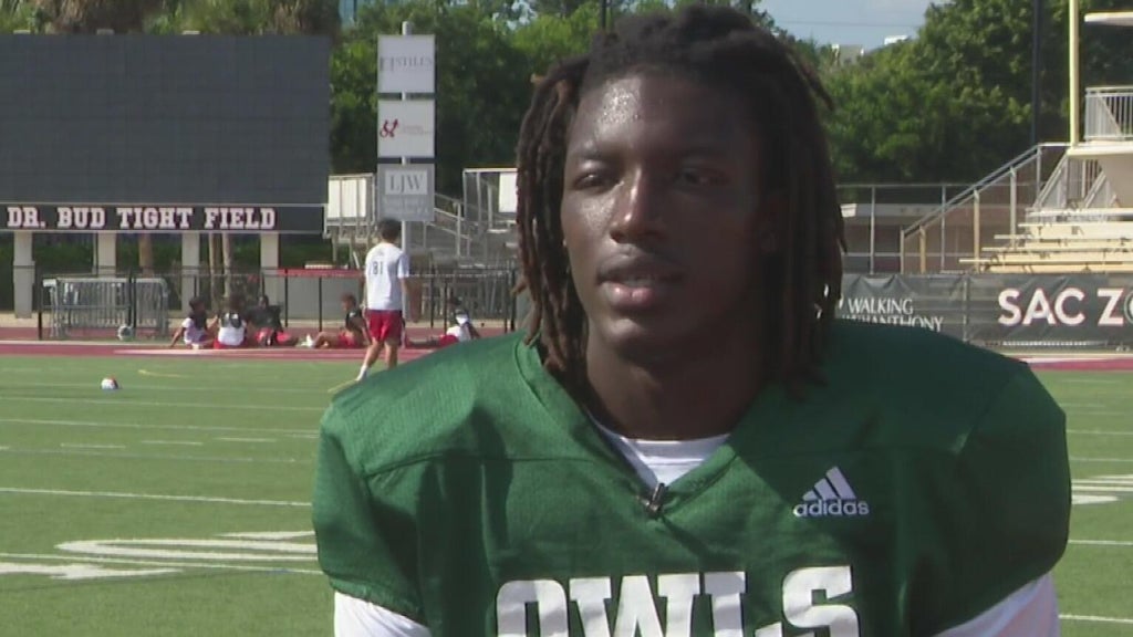 Cardinal Gibbons tight end, DeMarcus DeRoche, is now a Nat Moore nominee — CBS Miami, Boca Raton Sports news