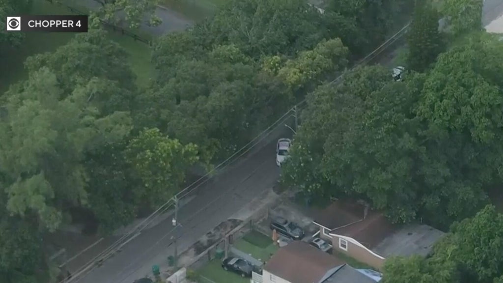 Man found dead near park in northwest Miami-Dade, homicide detectives investigating — CBS Miami, Boca Raton Health news