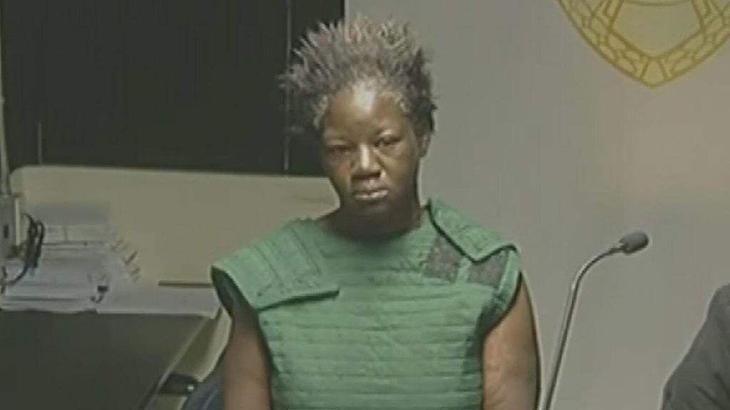 Woman not given bond after being accused of setting a man on fire in northwest Miami-Dade — CBS Miami, Boca Raton Community news