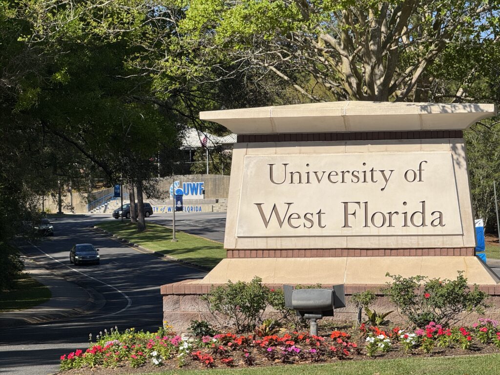 University of West Florida orders dorms evacuated on less than a day’s notice — Florida Phoenix