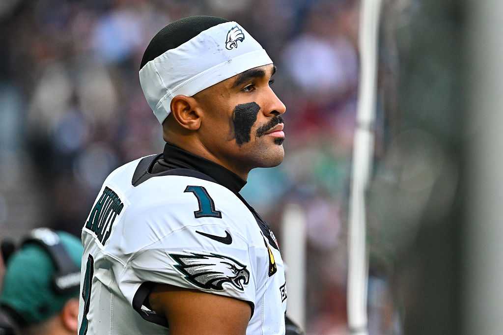Eagles rule out quarterback Jalen Hurts for Sunday's game over blood clot — WPBF Sports Palm Beach, Boca Raton Sports news