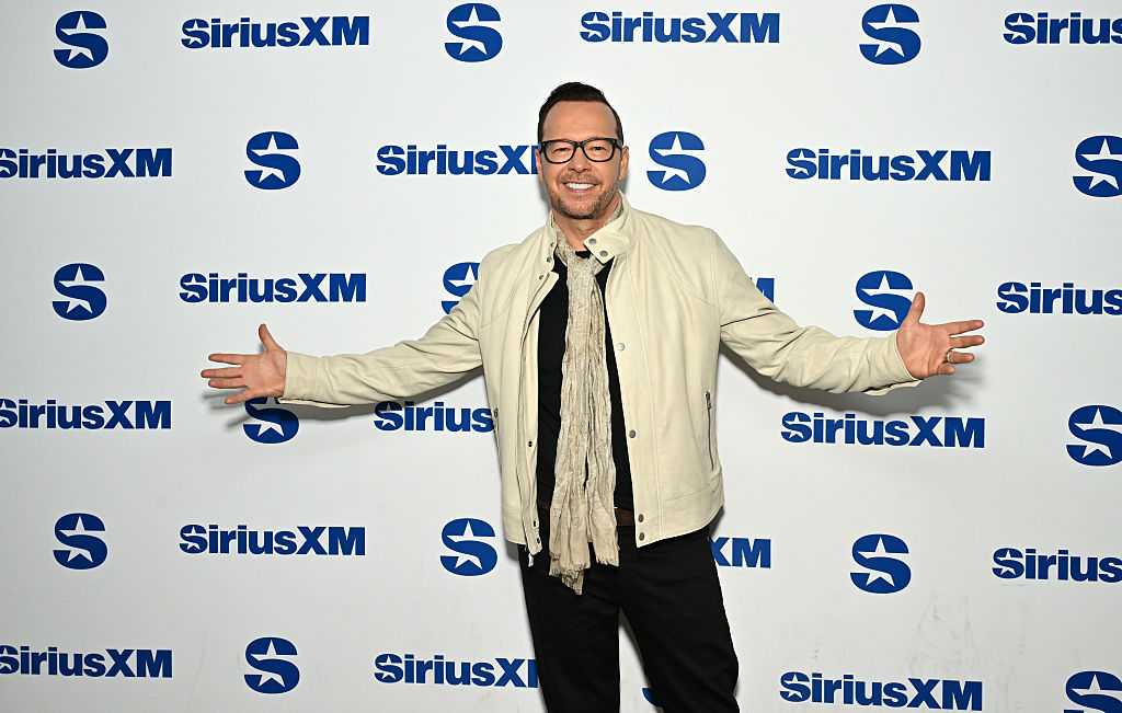 'God covered us': Actor, singer recounts intense moments after plane skids off runway  — WPBF Entertainment Palm Beach, Boca Raton Arts news