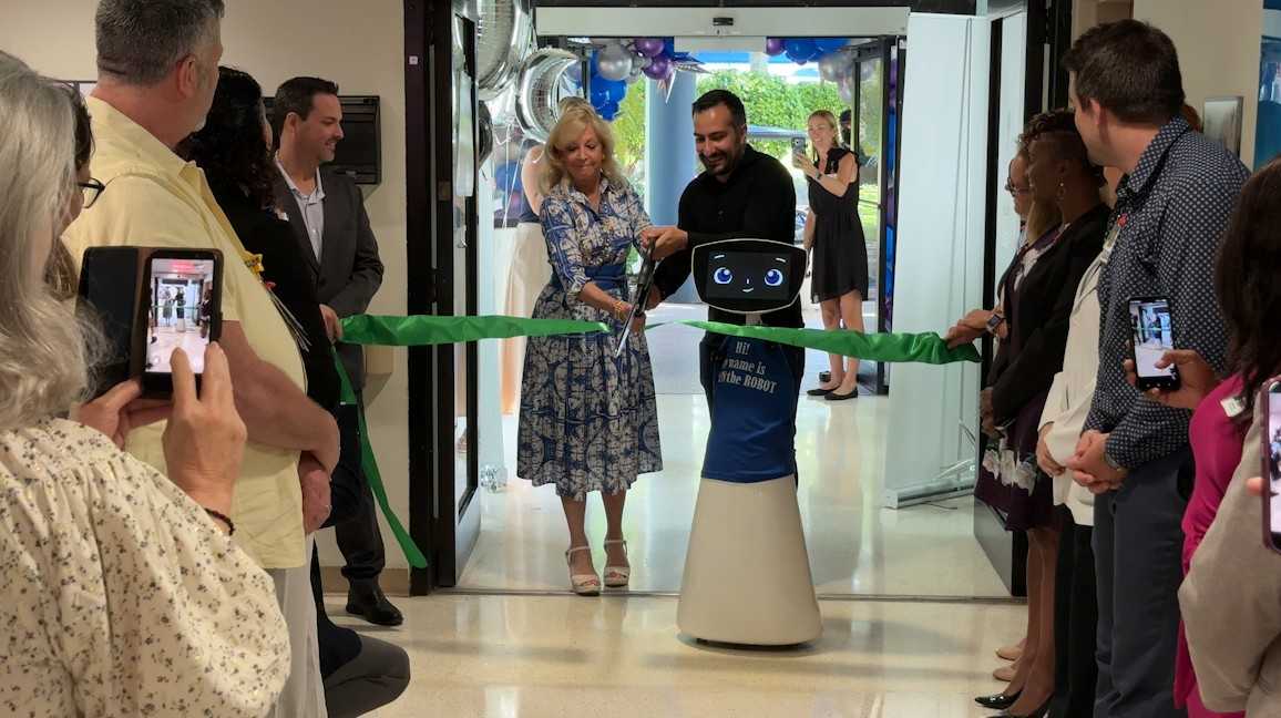 Palm Beach Children's Hospital introduces new AI-enhanced therapeutic robot — WPBF West Palm Beach, Boca Raton Technology news