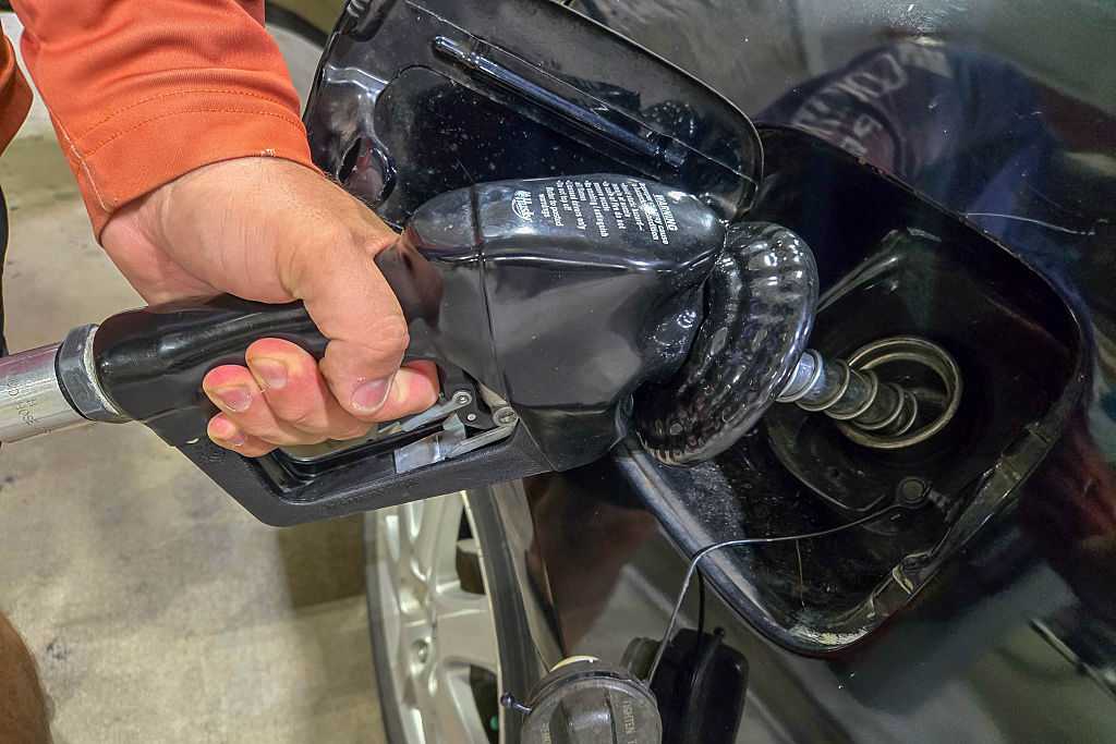 Florida gas prices drop 30 cents per gallon, AAA reports — WPBF West Palm Beach