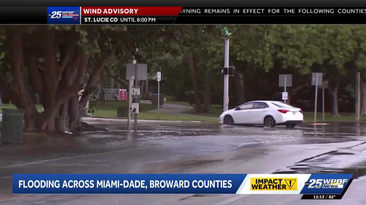 Coastal flooding hits Miami-Dade and Broward as businesses in Hollywood Beach pile up sandbags — WPBF West Palm Beach, Boca Raton Business news